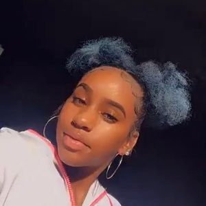 Meet your Posher, Sky